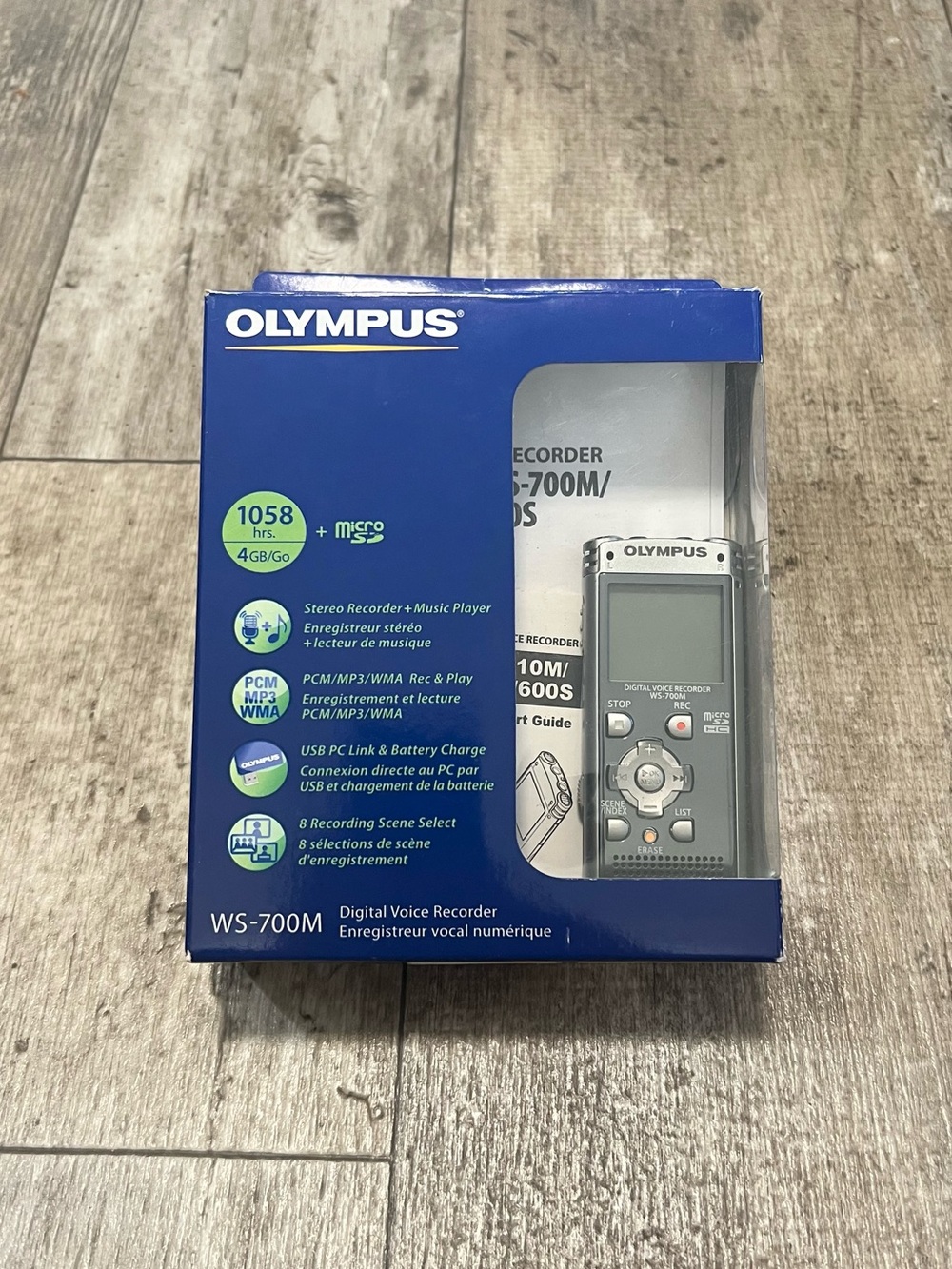 OLYMPUS WS-700M Digital Voice Recorder & MP3 Music Player w/ USB 4GB/1058 Hours